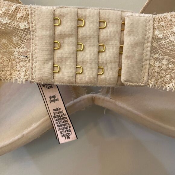 Victoria’s Secret Plunge Plongeant Bra Women Size 34DDD - Picture 6 of 8